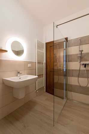 House | 2 bedrooms - Borgo Adige 12 Apartment by Wonderful Italy (Padenghe sul Garda)