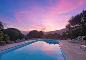 Piscine extérieure, piscine chauffée