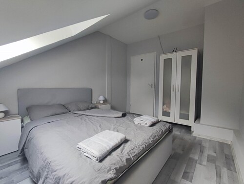 Quiet location - still close to the centre!