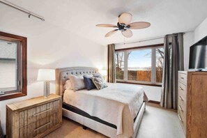 3 bedrooms, iron/ironing board, travel cot, WiFi