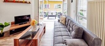 Your holiday happiness - perfect for 6-10 guests