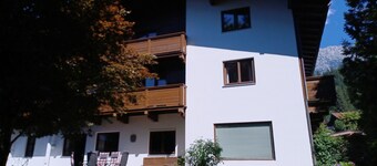 Well-equipped vacation apartment with fireplace for 8 (+2) people