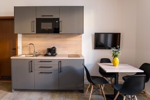 Fridge, microwave, coffee/tea maker, high chair - Boxi Studios Berlin S (Berlin)