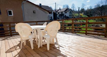 Appartement au milieu des sapins