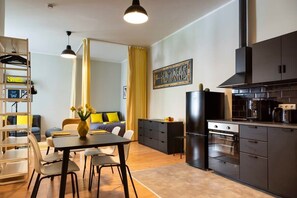 Dining - Great Apartment close to Kudamm (Berlin)