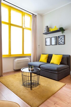 TV - Great Apartment close to Kudamm (Berlin)