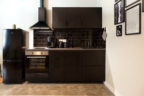 Kühlschrank, Ofen, Herdplatte, Geschirrspüler