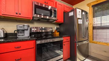 Cabin, Multiple Beds, Hot Tub, Mountain View | Private kitchen | Fridge, microwave, oven, stovetop