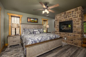 เคบิน, หลายเตียง, อ่างน้ำร้อน, วิวภูเขา | 6 ห้องนอน, ห้องพักตกแต่งอย่างมีเอกลักษณ์, ตกแต่งพิเศษโดยเฉพาะ, โต๊ะทำงาน