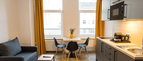 1 habitación, wifi y ropa de cama