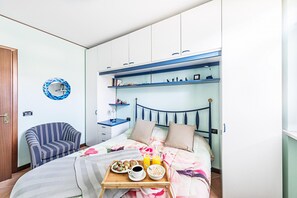 Apartment | 2 bedrooms - Le Cicorie 8 P1 Apartment by Wonderful Italy (Manerba del Garda)