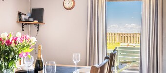 Family cottage near the sea - Pet Friendly sleeps 6 - 5 mins from Port Isaac