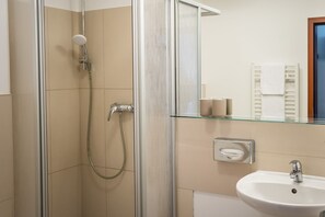 تجهيزات دش، مجففات شعر، مناشف