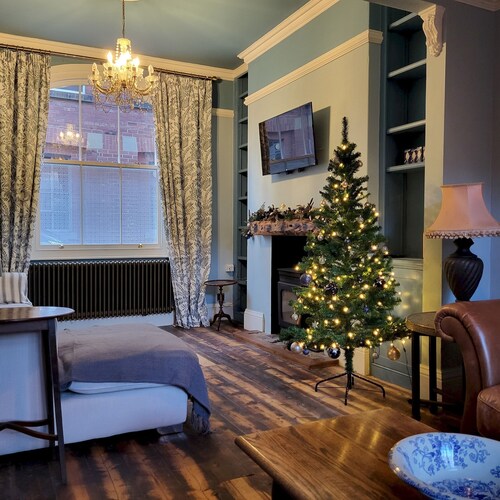 Ogleforth - Three Bedroom House, Sleeps 6