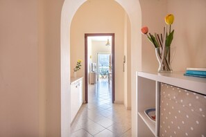 Apartment | 2 bedrooms - Casetta Vista Mare in Piazza a Mondello by Wonderful Italy (Palermo)