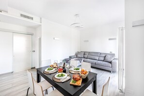 House - Il Quadrifoglio D4 con Piscina by Wonderful Italy (Sirmione)