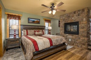 House, Multiple Beds, Hot Tub, Mountain View | 5 bedrooms, individually decorated, individually furnished, desk - Harmony Peak (Gatlinburg)