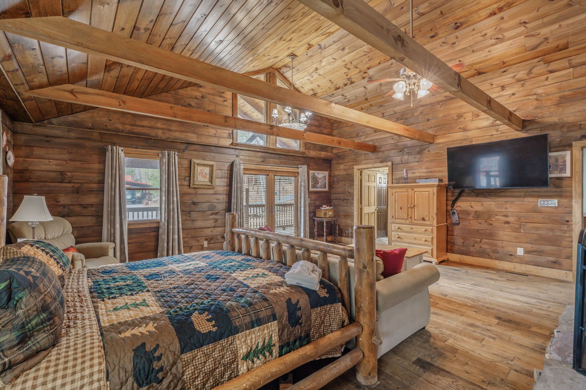Cabin, Multiple Beds, Hot Tub, Mountain View | 3 bedrooms, individually decorated, individually furnished, free WiFi