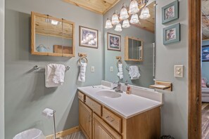 Cabin, Multiple Beds, Hot Tub, Mountain View | Bathroom | Designer toiletries, hair dryer, towels, toilet paper - Perfect Place (Sevierville)