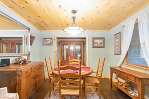 Dining - Perfect Place (Sevierville)