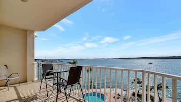 Exclusive Apartment | Terrace/patio
