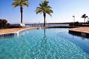 Outdoor pool - The BC Resort on the Water (St. Petersburg)