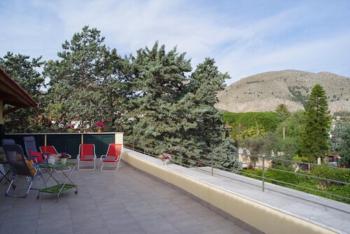 Villa Flores a Mondello by Wonderful Italy