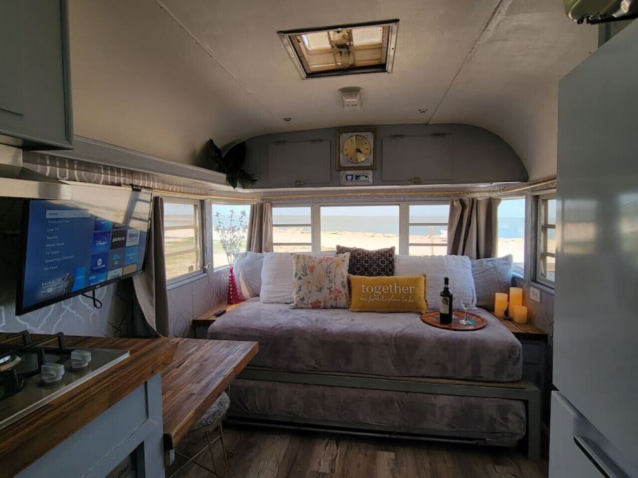 1 多间卧室、办公桌、熨斗/熨衣板、旅行婴儿床