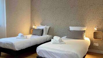 2 chambres, fer et planche Ă repasser, lit parapluie, accĂšs Internet