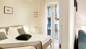 House - Corsica Boutique Apartment 8 by Wonderful Italy (Genoa)
