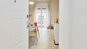 House - Corsica Boutique Apartment 8 by Wonderful Italy (Genoa)