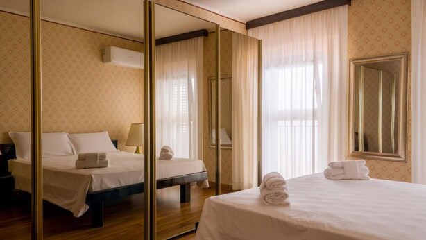 Unclassified image, 1 of 9, button - Fossalta Vintage Apartment by Wonderful Italy (Bologna)