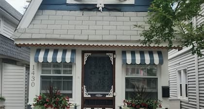 Charming Beach Cottage, Newly renovated. located in Ocean City Nj.
