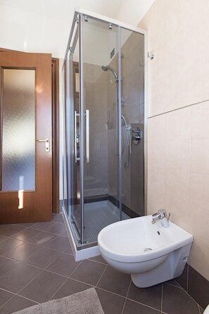 House - Alessandra 2 Apartment by Wonderful Italy (Padenghe sul Garda)