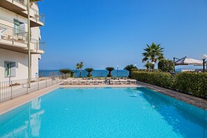 Apartment | 2 bedrooms - Residenza Miralago With Pool - Two-bedroom Apartment With Lake View (Desenzano del Garda)