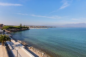 Apartment | 2 bedrooms - Residenza Miralago With Pool - Two-bedroom Apartment With Lake View (Desenzano del Garda)