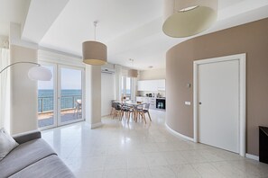 Apartment | 2 bedrooms - Residenza Miralago With Pool - Two-bedroom Apartment With Lake View (Desenzano del Garda)