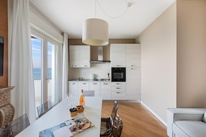 Apartment | 2 bedrooms - Residenza Miralago With Pool - Two-bedroom Apartment With Lake View (Desenzano del Garda)