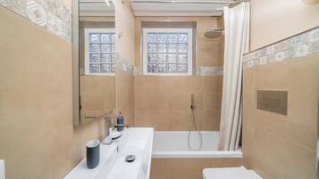 ๋น๋ผ | 4 ๊ฐ์ ์นจ์ค