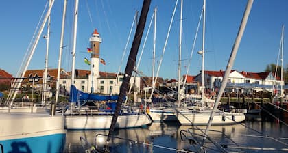 gemütliche Ferienwohnung mit Blick auf Hafen, Ostsee und Leuchtturm