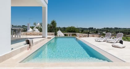 Charming Villa With Pool by Wonderful Italy