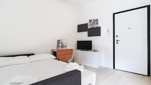 Unclassified image, 5 of 13, button - Gramsci 2 Apartment by Wonderful Italy (Bologna)