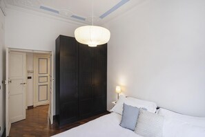 Apartment, Smoking