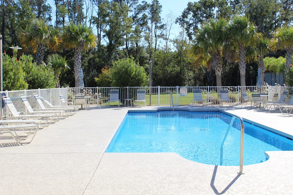 Creekside RV Resort Lot for rent in Foley, AL + furnished pavilion