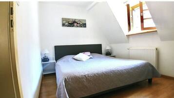 2 Schlafzimmer, Bügeleisen/Bügelbrett, Reisekinderbett, kostenloses WLAN