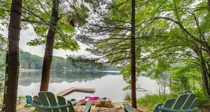 Spacious, Peaceful Lake House, 10 Mi to Horse Show
