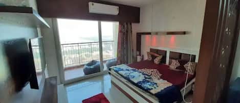 Fridge, microwave, stovetop