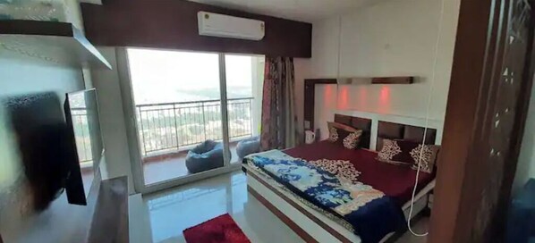 Fridge, microwave, stovetop