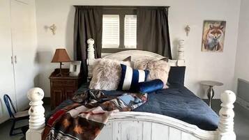 3 bedrooms, desk, WiFi