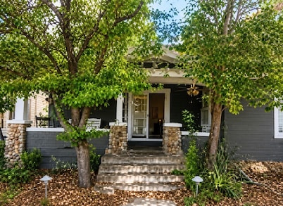 Historic Valier Lodge near Lake Francis